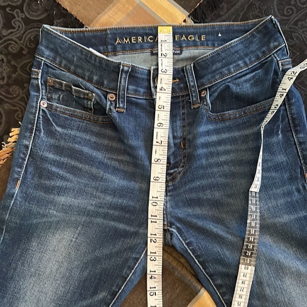 American Eagle size 28x28 Distressed jeans with stretch EUC - Picture 6 of 15